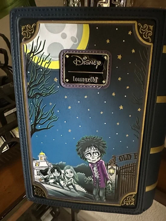 Hocus Pocus Decorative Book Clutch /crossbody Cauldron Art Loungefly NWT Disney - Picture 4 of 8